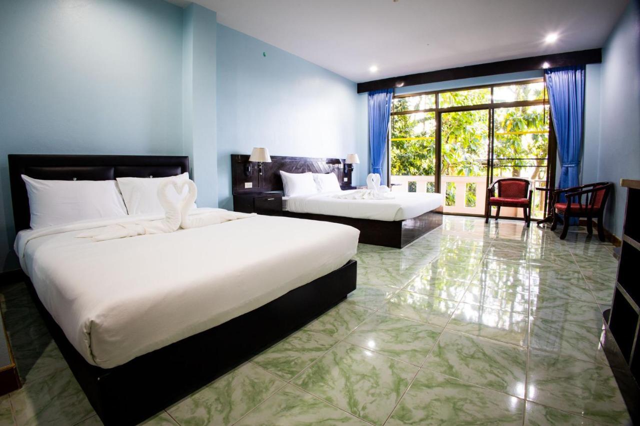 Riviera Patong Hotel Exterior photo